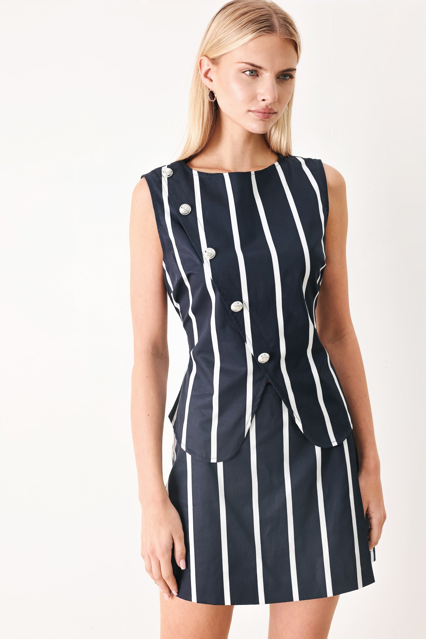DARK RHYTHM STRIPE WOVEN TOP