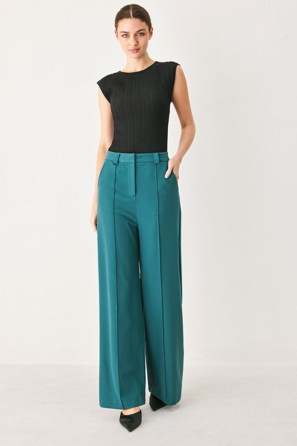 MODERN FLOW WOVEN PANTS
