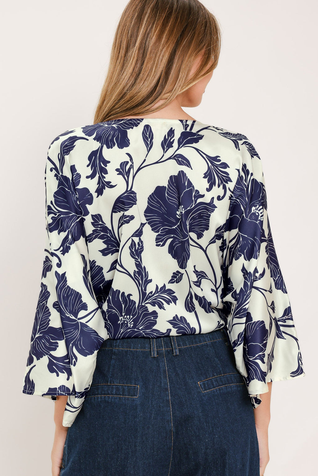 WHITE MAGNOLIA CURRENT WOVEN TOP
